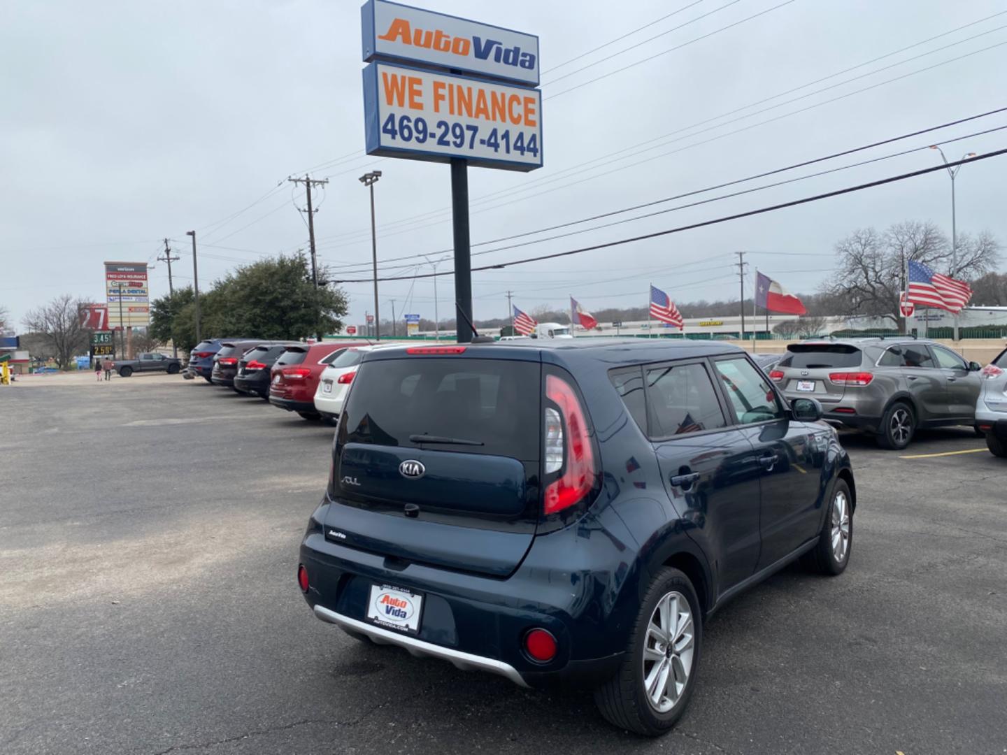 2018 BLUE Kia Soul + (KNDJP3A53J7) with an 2.0L L4 DOHC 16V engine, 6A transmission, located at 420 I-35E, Lancaster, TX, 75146, (469) 297-4144, 32.593929, -96.823685 - Photo#3